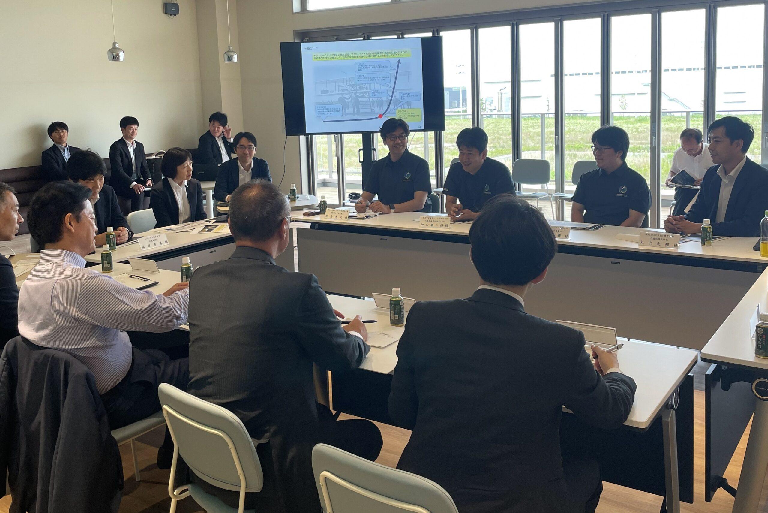 玄葉光一郎衆議院副議長による福島県南相馬市の視察に同行し、意見交換会を実施しました